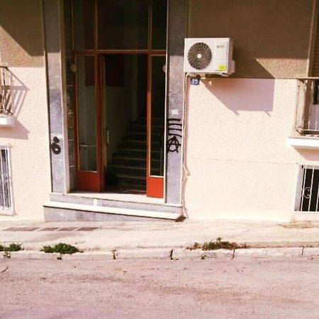 Purple- Lux Studio 2' From Metro Petralona أثينا المظهر الخارجي الصورة