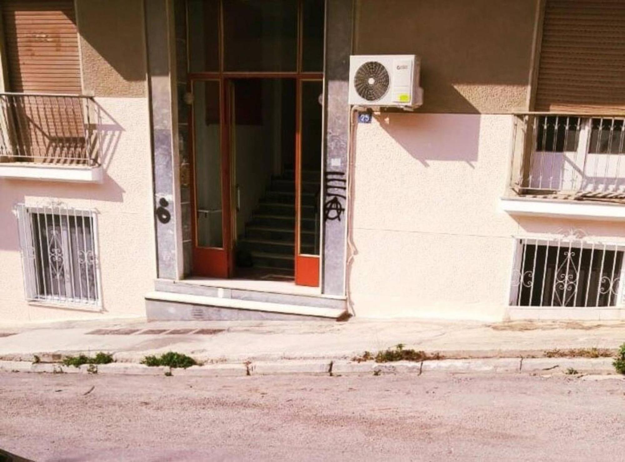 Purple- Lux Studio 2' From Metro Petralona أثينا المظهر الخارجي الصورة