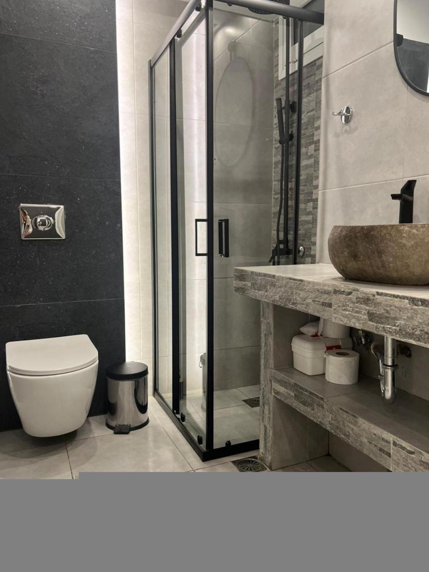 Purple- Lux Studio 2' From Metro Petralona أثينا المظهر الخارجي الصورة
